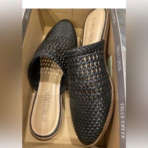 Falls Creek Women's Black Woven Clogs